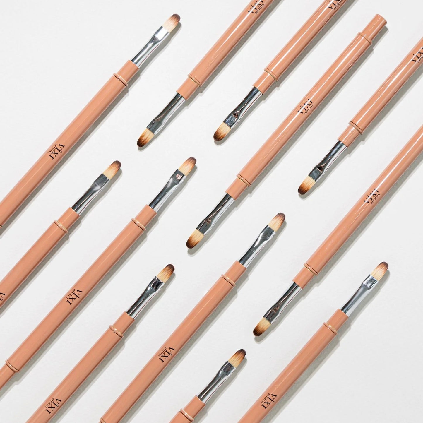 Professional 2-in-1 brush for modelling and a fine brush